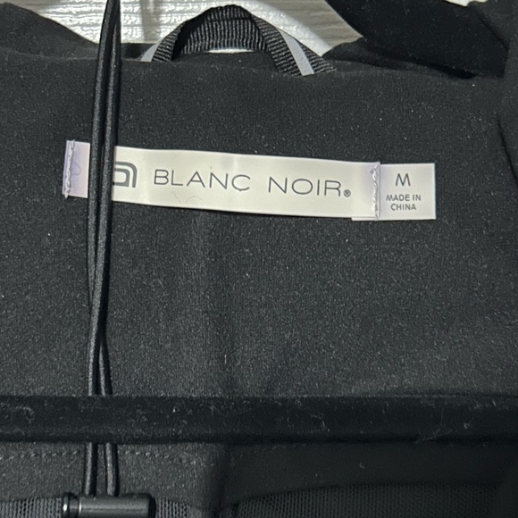 BLANC NOIR MEDIUM GREY WITH BLACK MESH HOODED PUFFER VEST - Picture 3 of 5